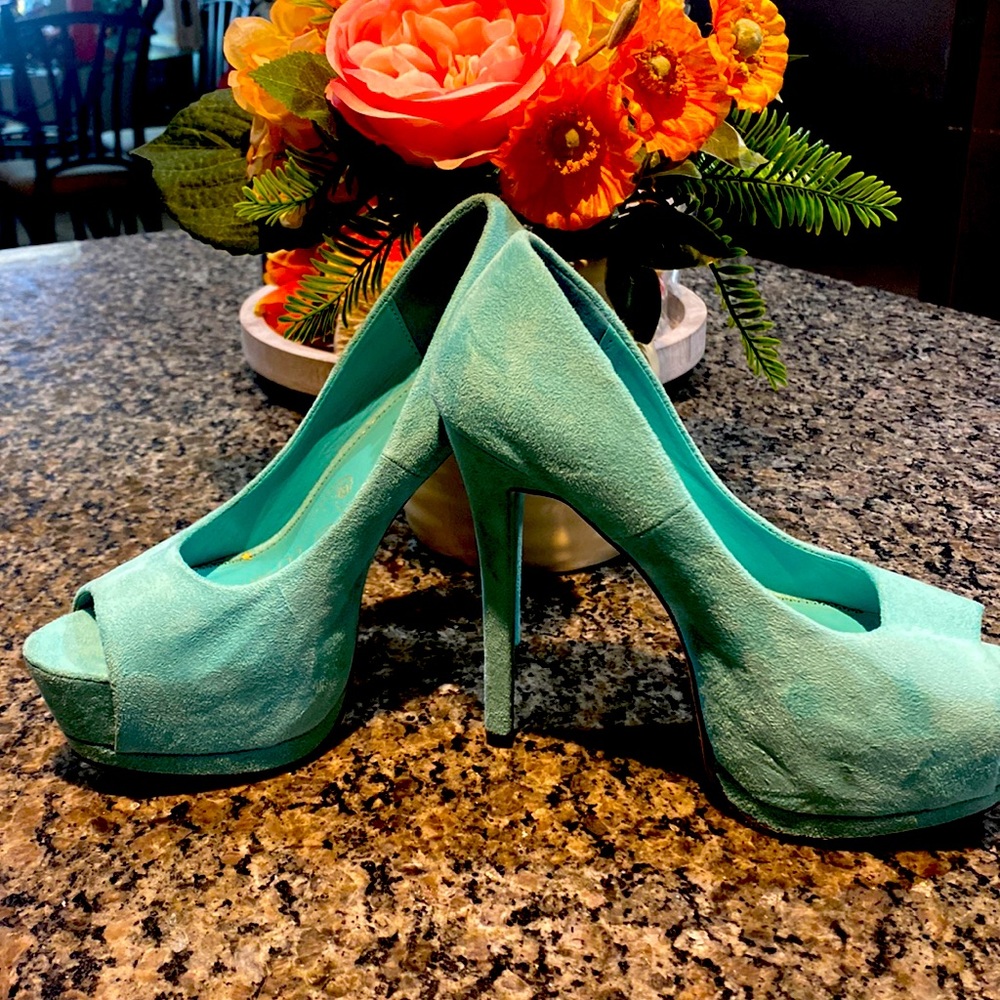 PAPRIKA Turqoise Suede Open toe 4+ inch heels. Gently worn twice. Size 7!
